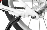 Edycja F rowerów woom - do takiego haka można montować koła EZ Trainer